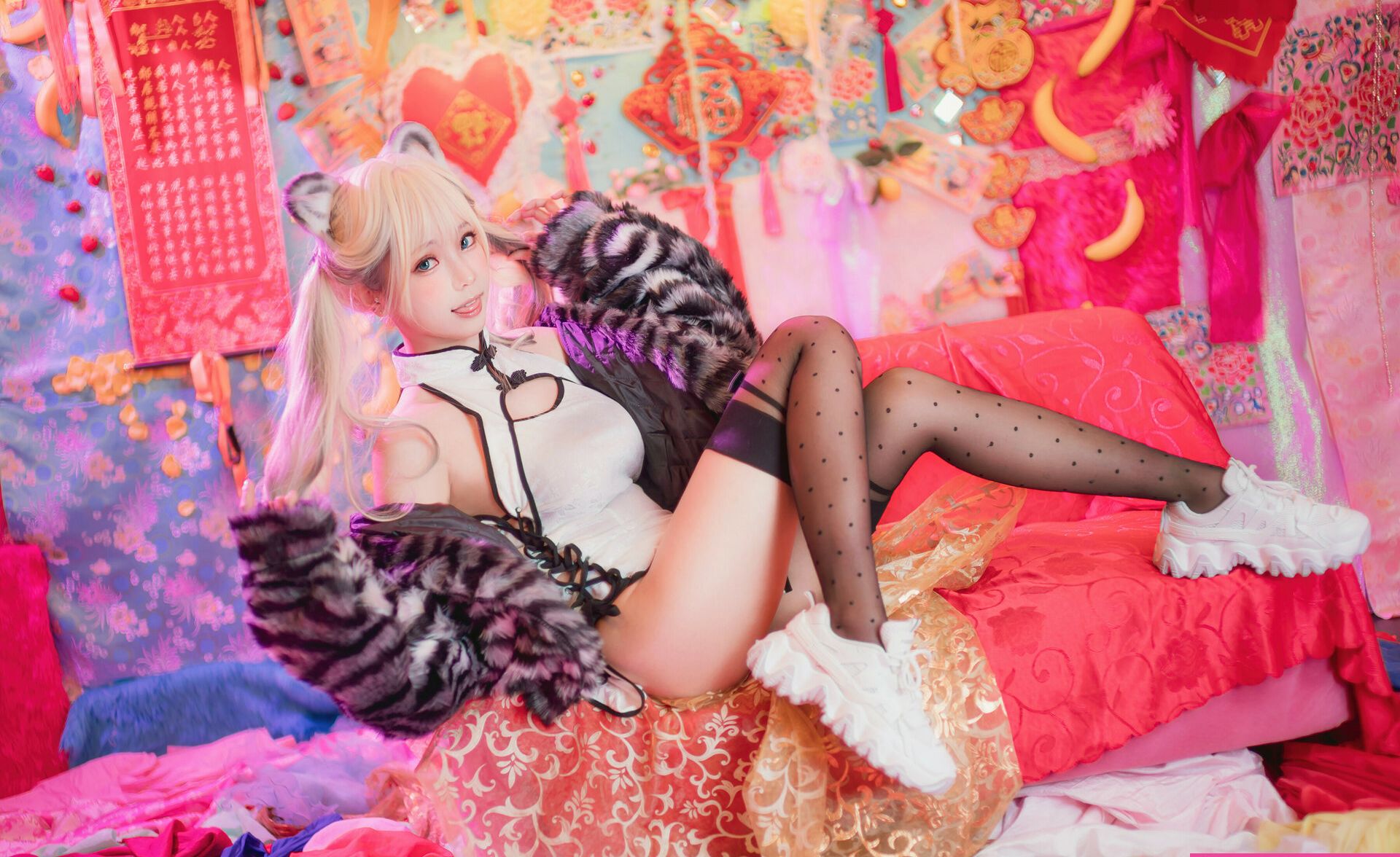 Eeelyeee nackt #108272538