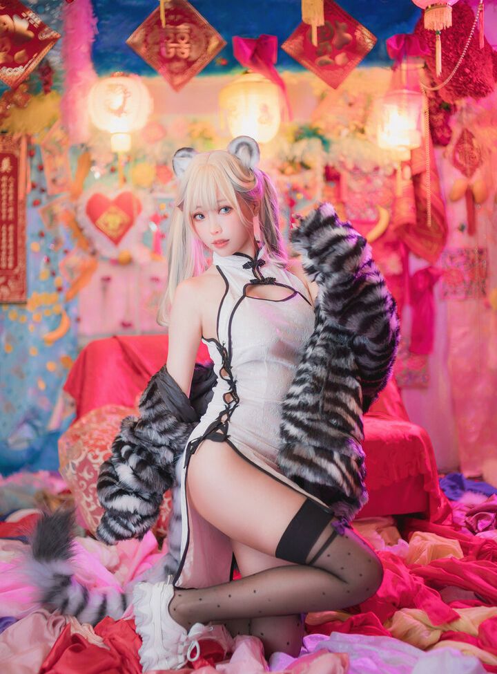 Eeelyeee nackt #108272540