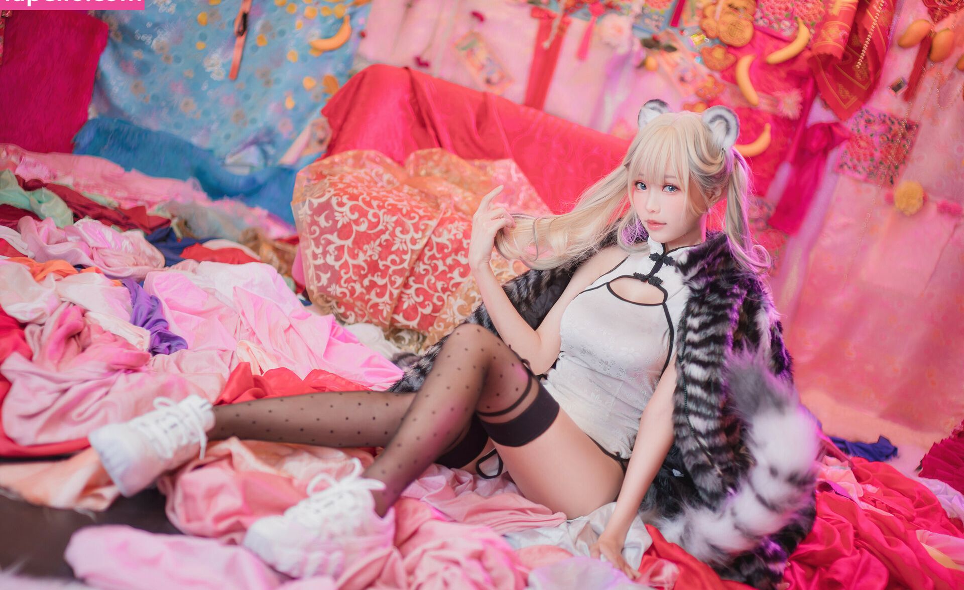 Eeelyeee nackt #108272544