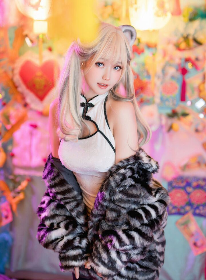 Eeelyeee nackt #108272547