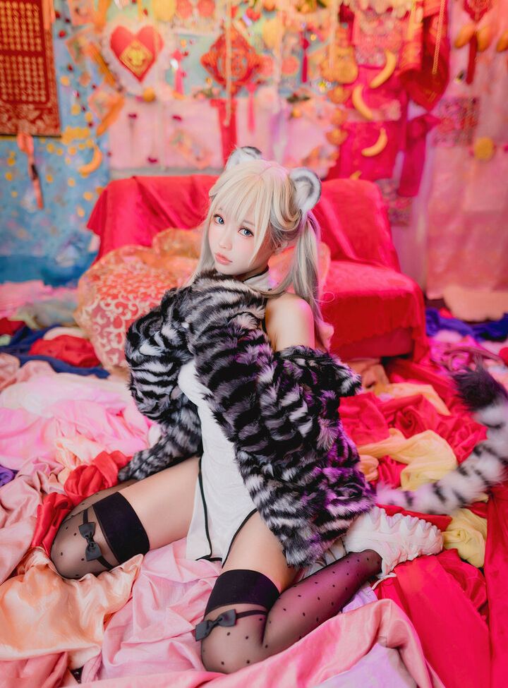 Eeelyeee nackt #108272556