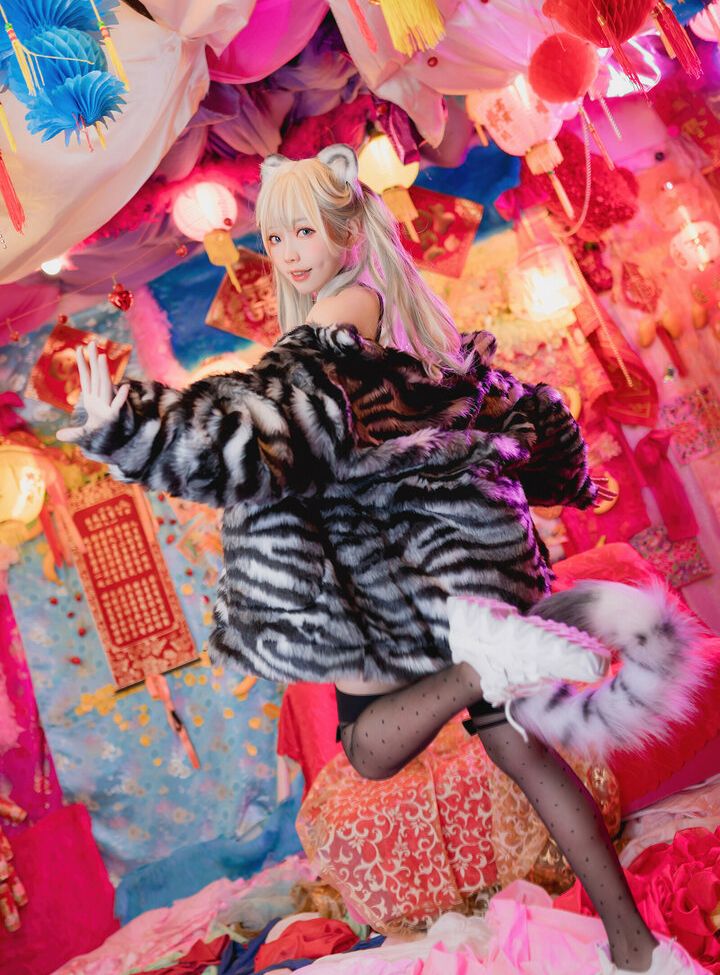 Eeelyeee nackt #108272560