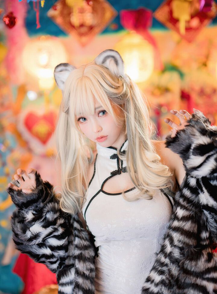 Eeelyeee nackt #108272563