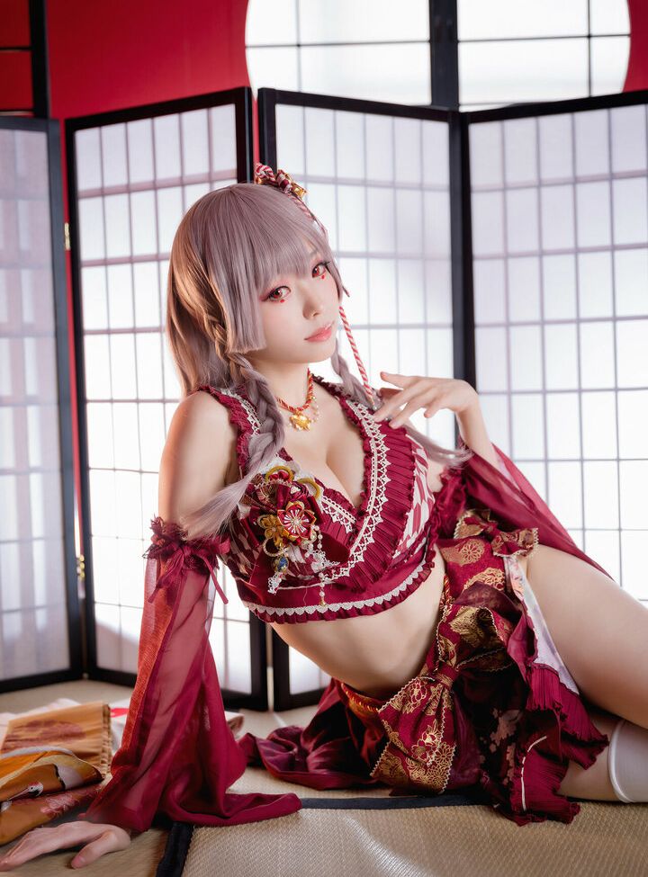 Eeelyeee nackt #108272575