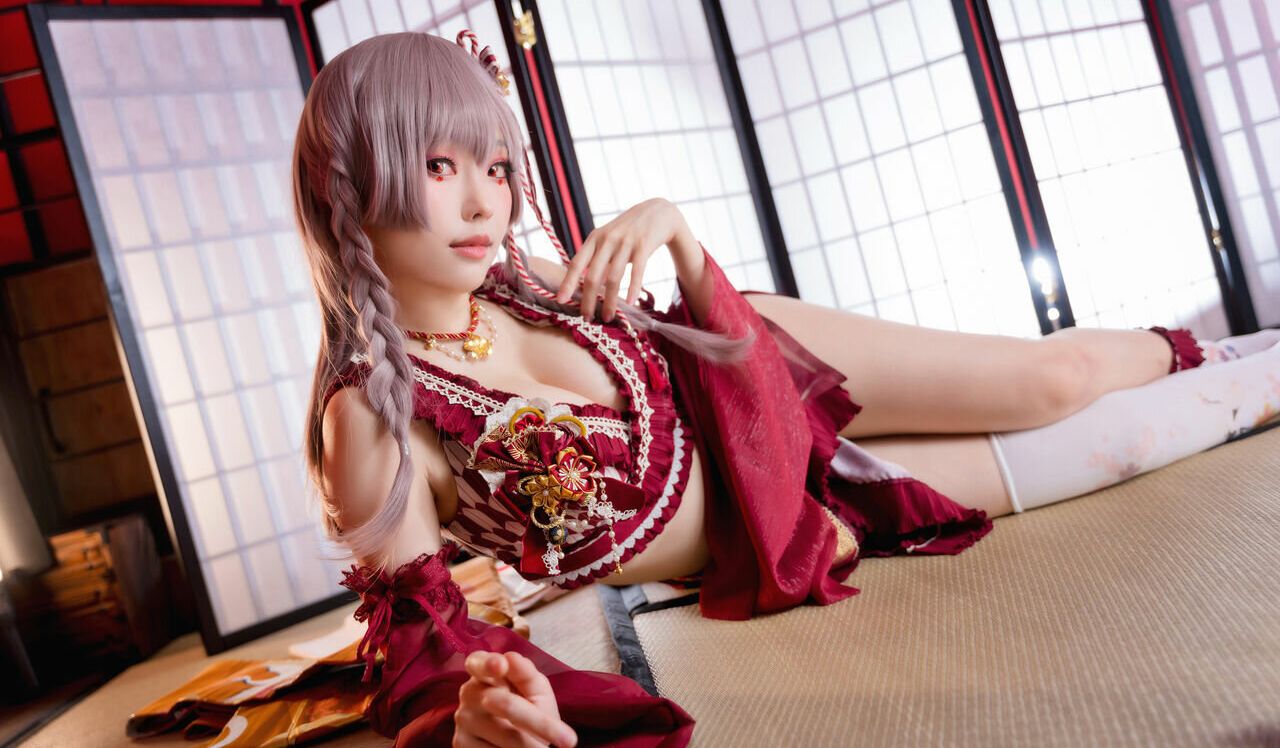 Eeelyeee nackt #108272577