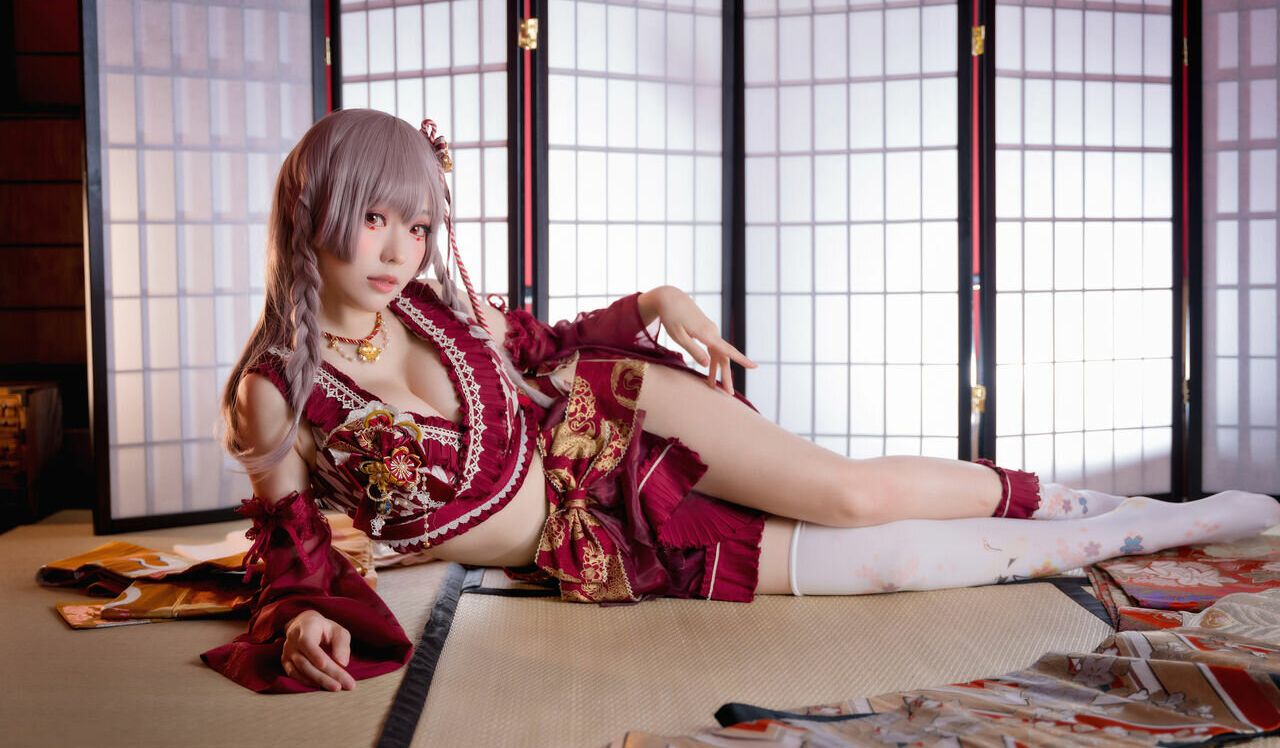 Eeelyeee nackt #108272579