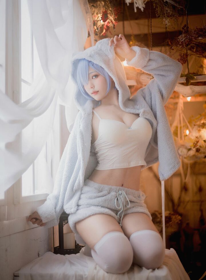 Eeelyeee nackt #108272663