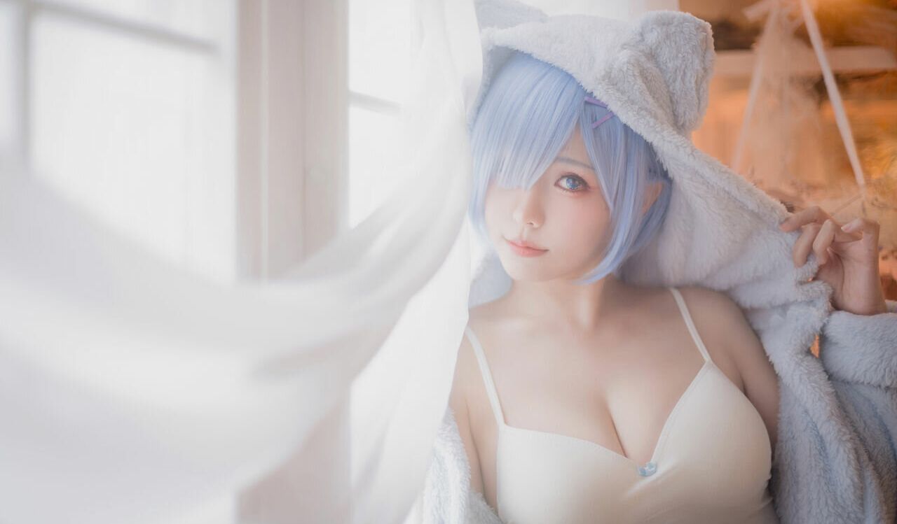 Eeelyeee nackt #108272665