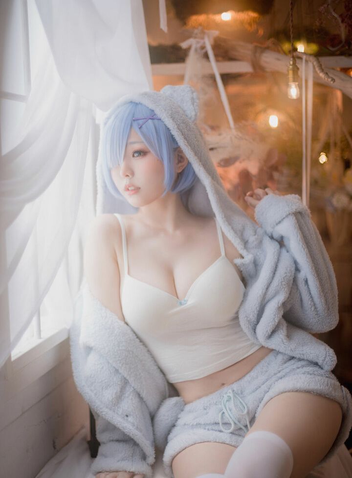 Eeelyeee nackt #108272668