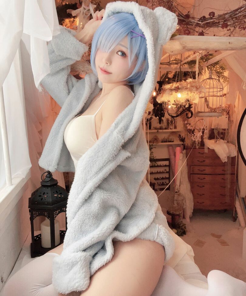 Eeelyeee nackt #108272676