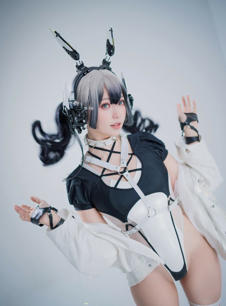 Eeelyeee nackt #108272677