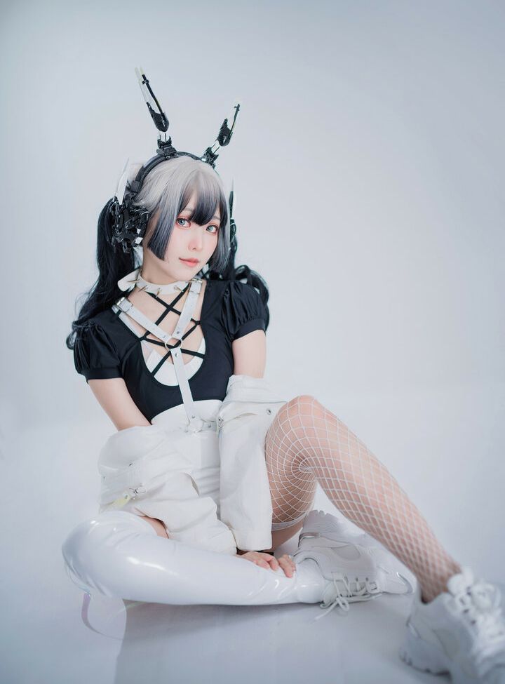 Eeelyeee nackt #108272682