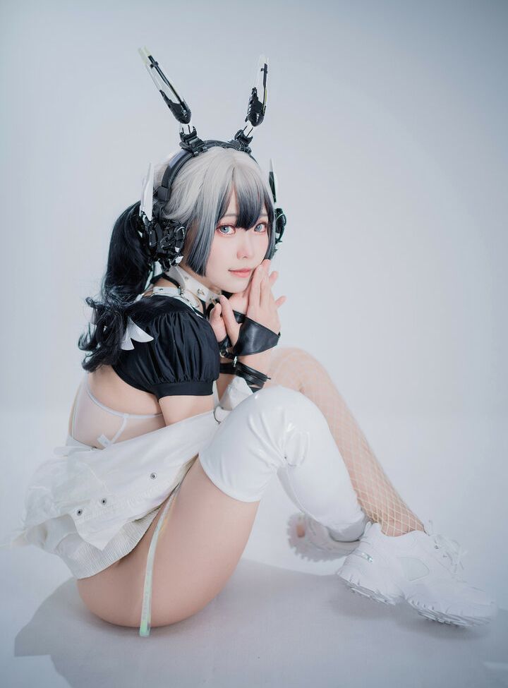 Eeelyeee nackt #108272684