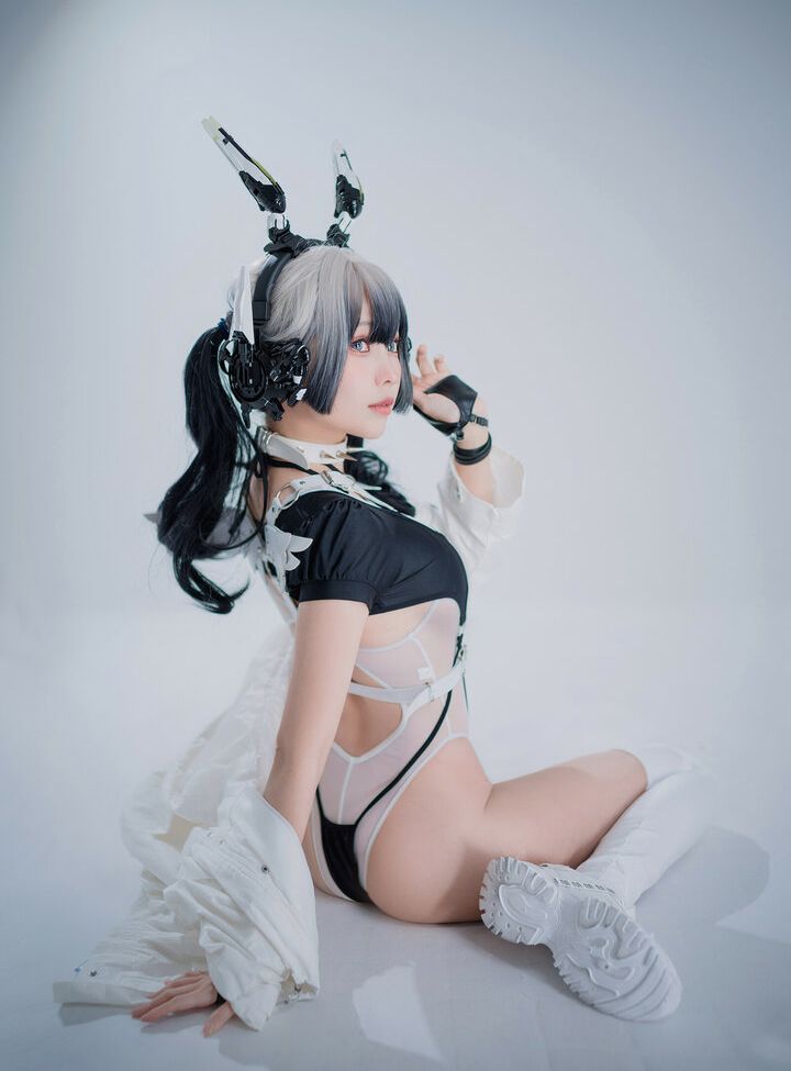 Eeelyeee nackt #108272688