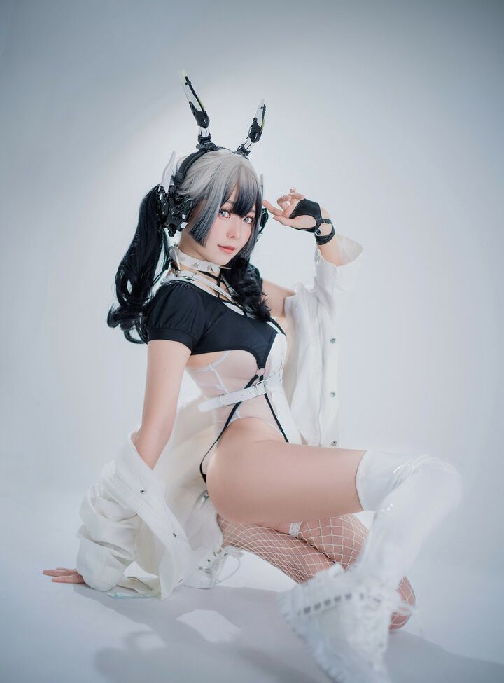 Eeelyeee nackt #108272690