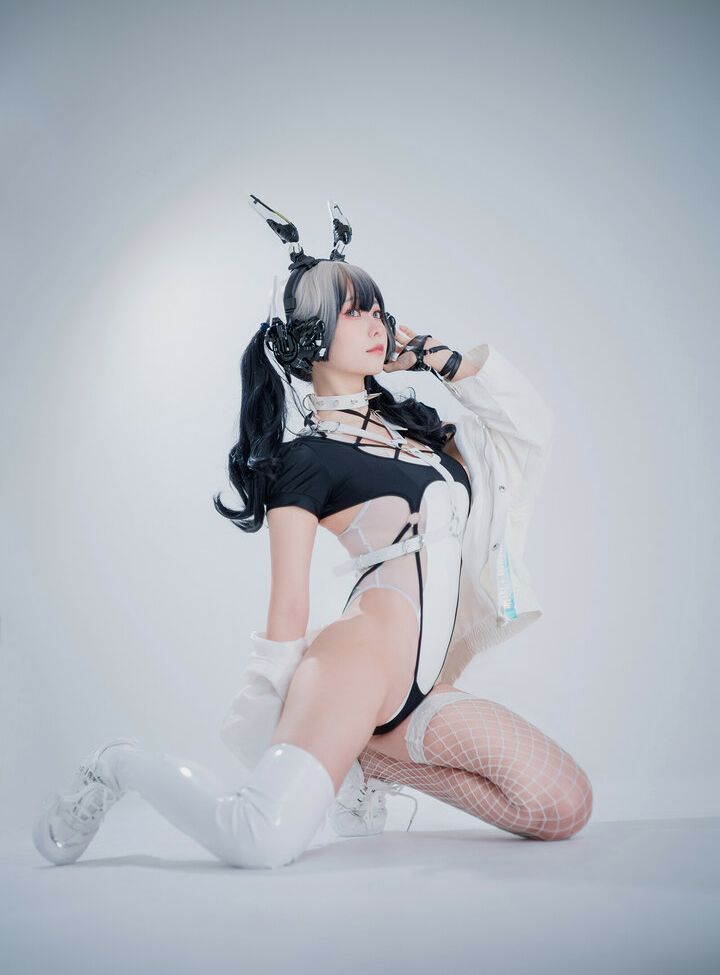 Eeelyeee nackt #108272692