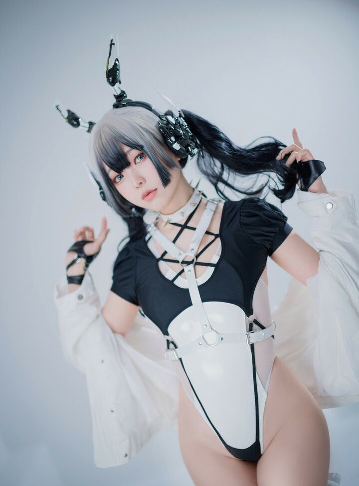 Eeelyeee nackt #108272693