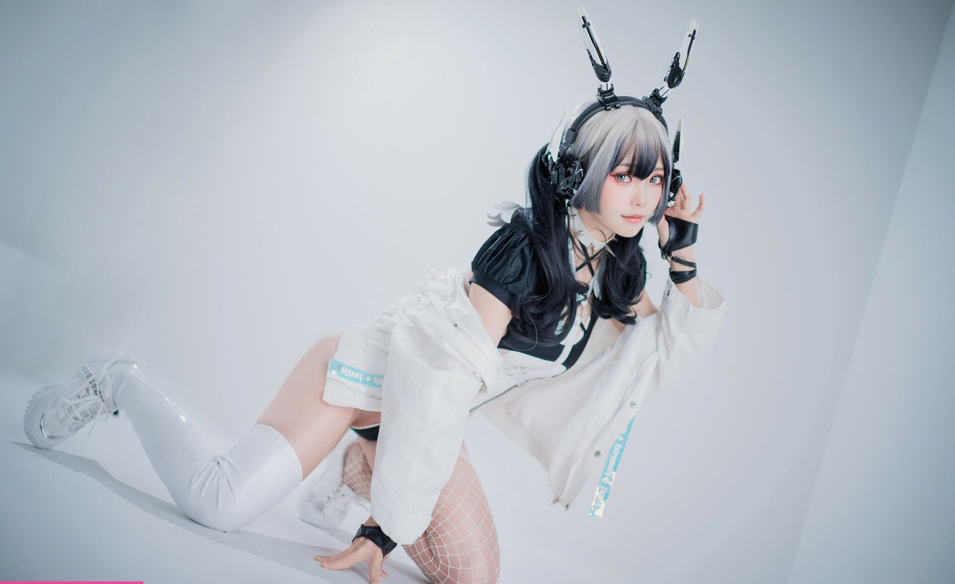 Eeelyeee nackt #108272695