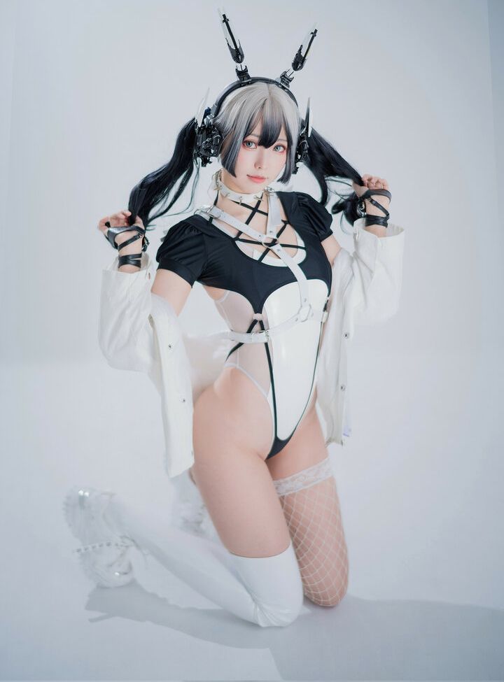 Eeelyeee nackt #108272696