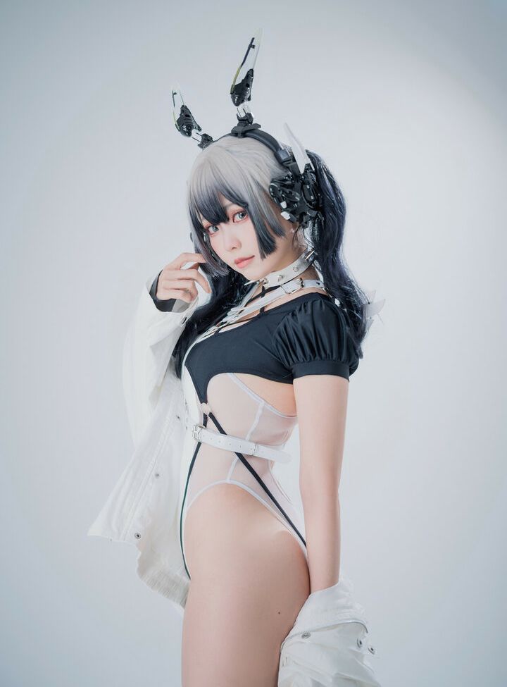 Eeelyeee nackt #108272697