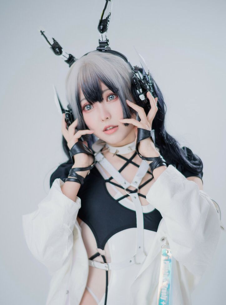 Eeelyeee nackt #108272698