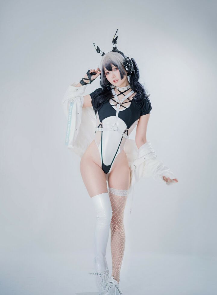 Eeelyeee nackt #108272703