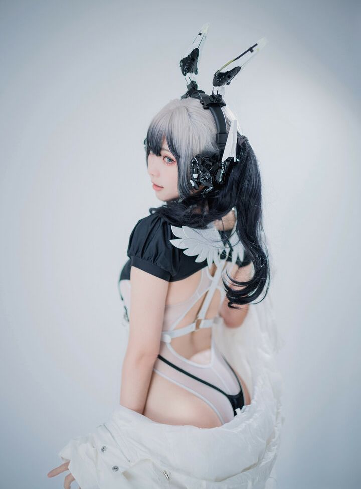 Eeelyeee nackt #108272705