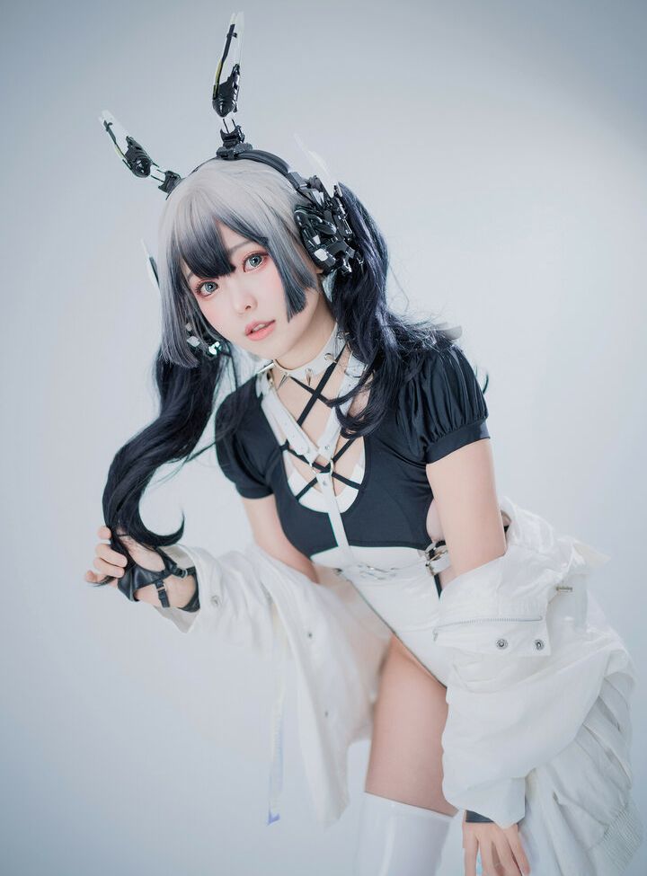 Eeelyeee nackt #108272706