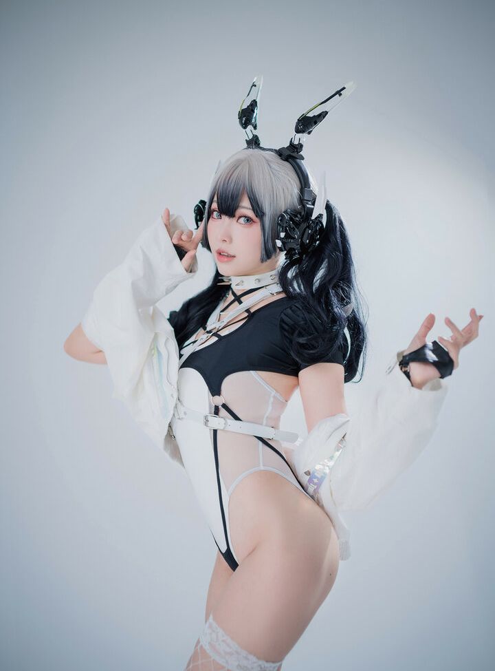 Eeelyeee nackt #108272708