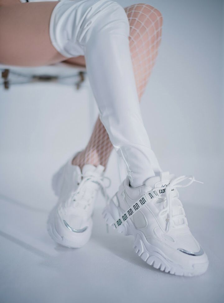 Eeelyeee nackt #108272709