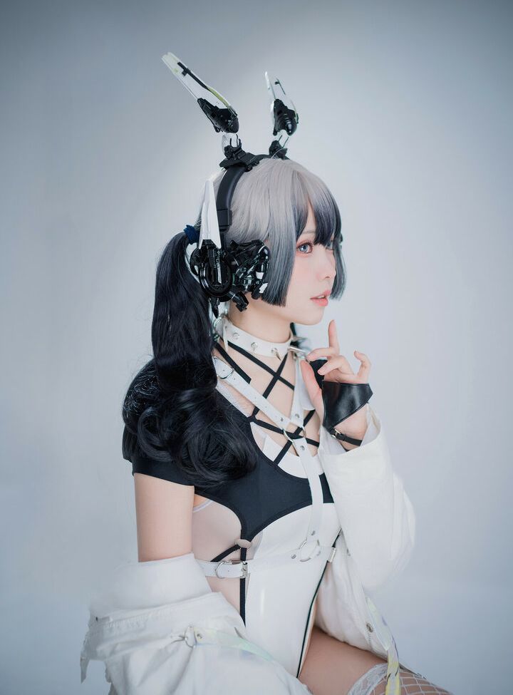 Eeelyeee nackt #108272710