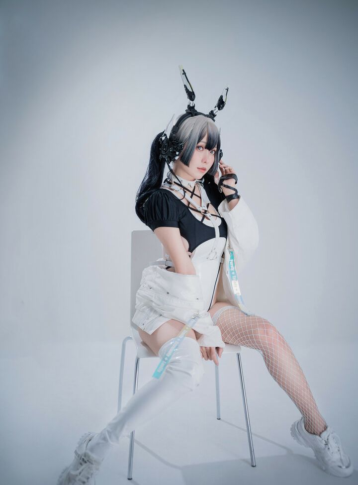 Eeelyeee nackt #108272712