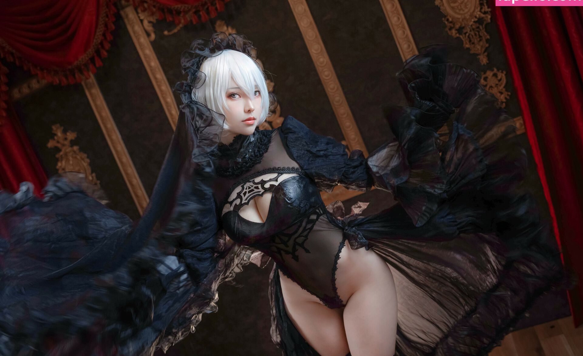 Eeelyeee nackt #108272759