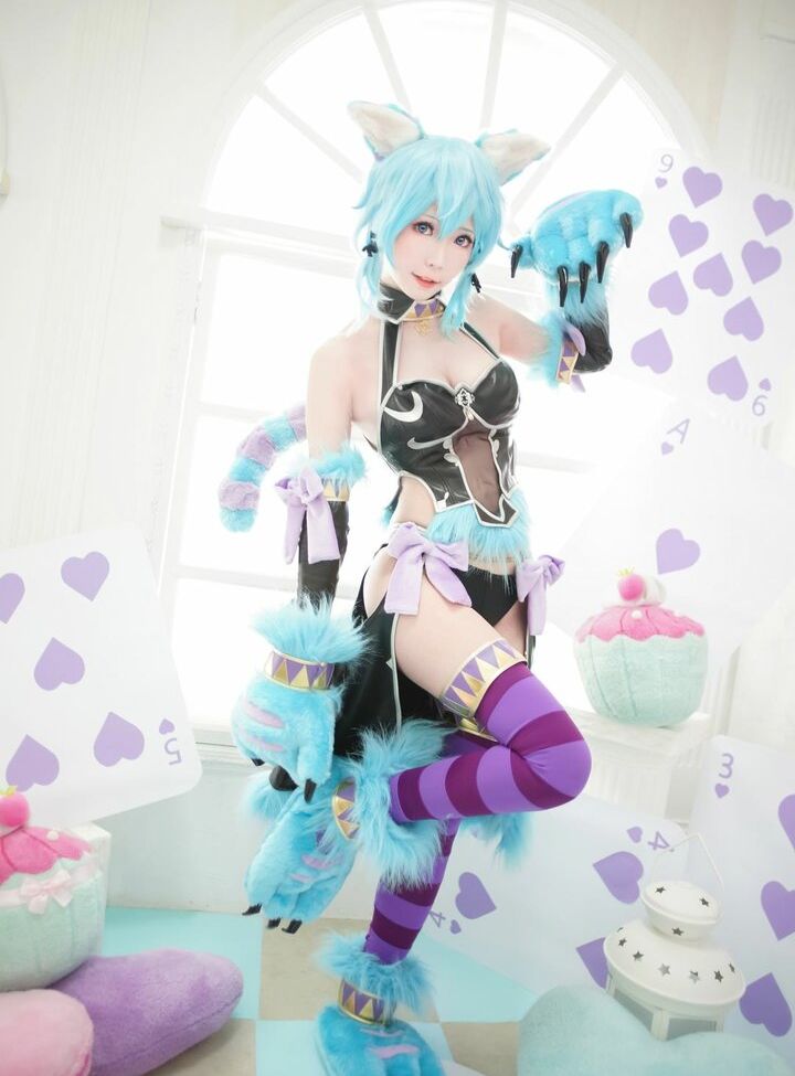 Eeelyeee nackt #108272828