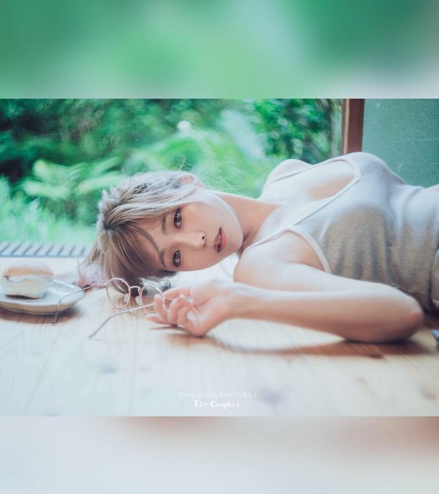 Eeelyeee nackt #108272844