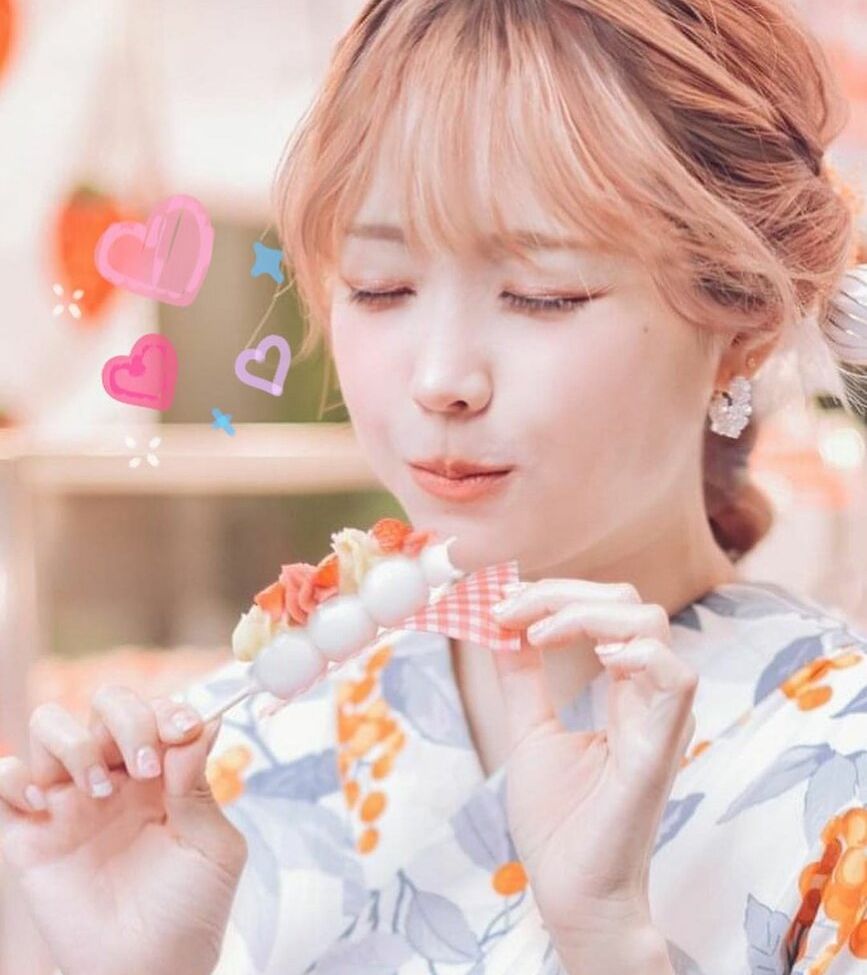 Eeelyeee nackt #108272846