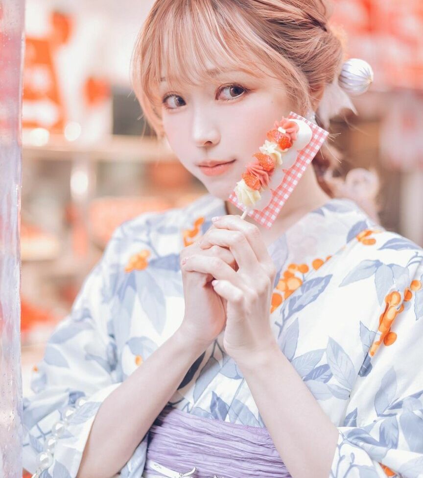 Eeelyeee nackt #108272863