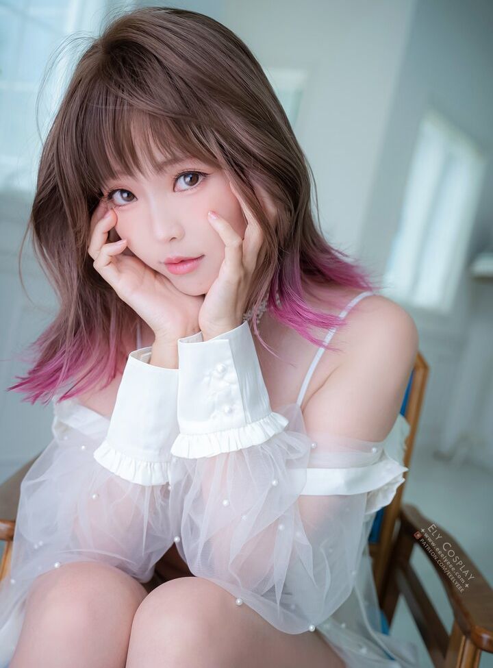 Eeelyeee nackt #108272867