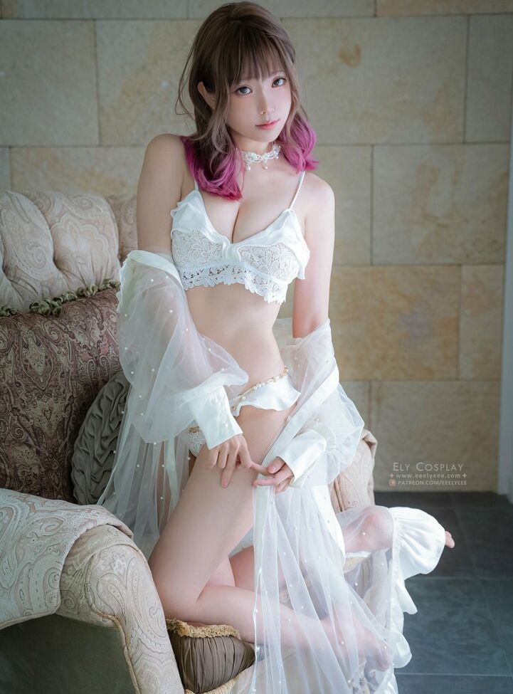 Eeelyeee nackt #108272868