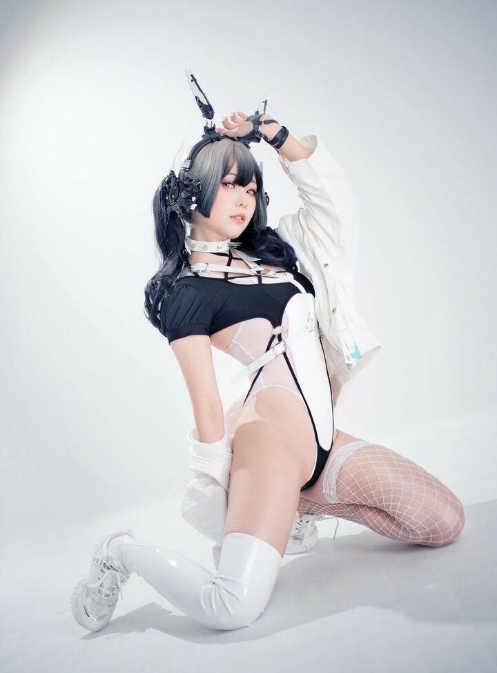 Eeelyeee nackt #108272883