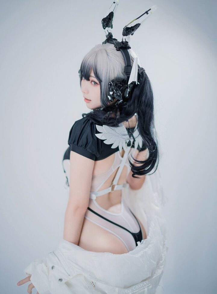 Eeelyeee nackt #108272886