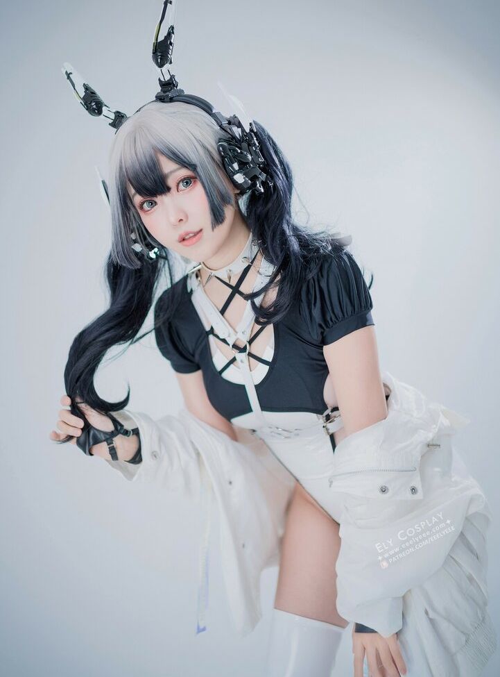 Eeelyeee nackt #108272887