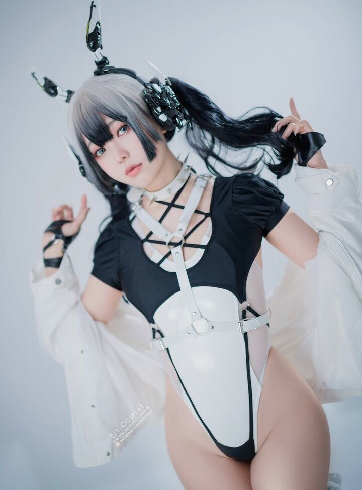 Eeelyeee nackt #108272888