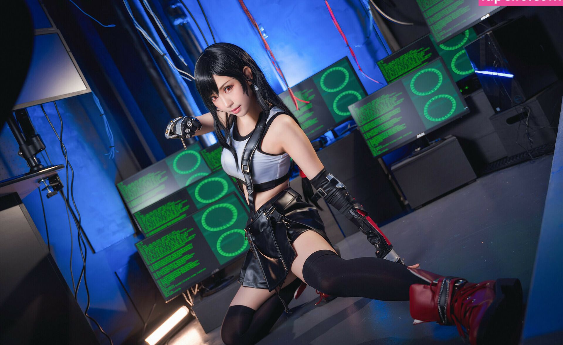 Eeelyeee nackt #108272891