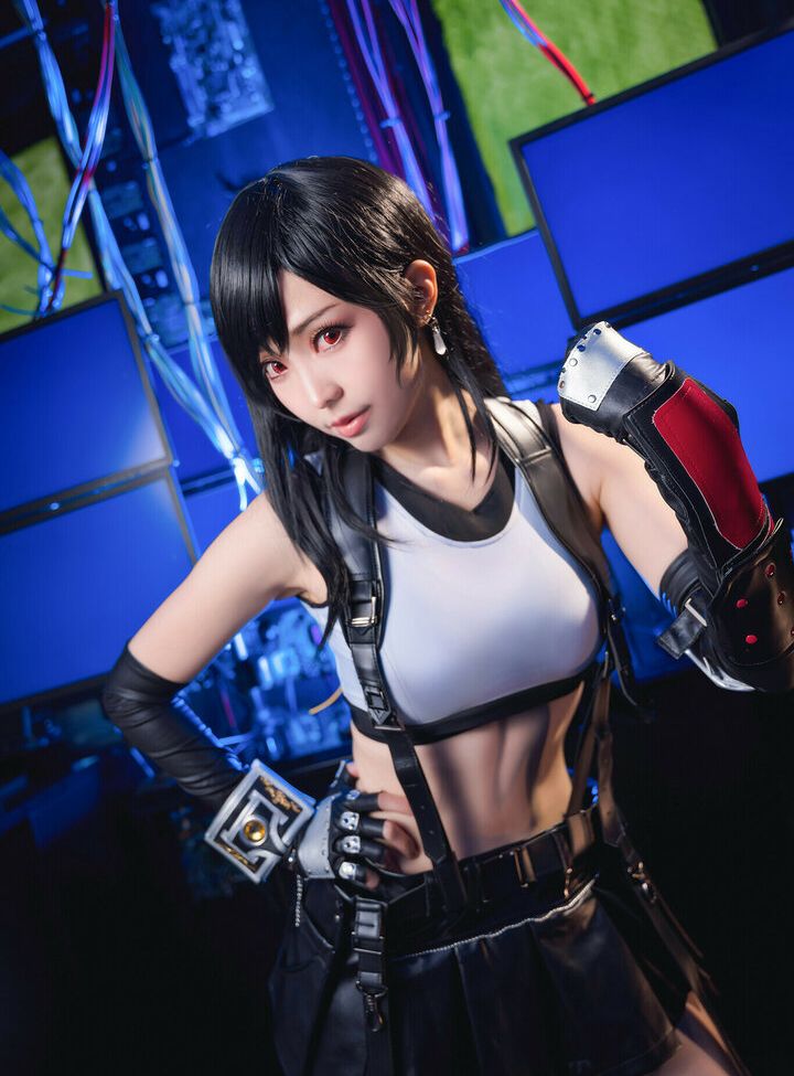 Eeelyeee nackt #108272893