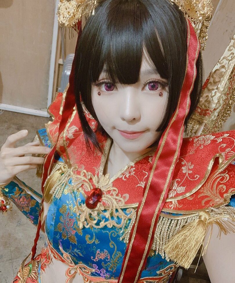 Eeelyeee nackt #108272908