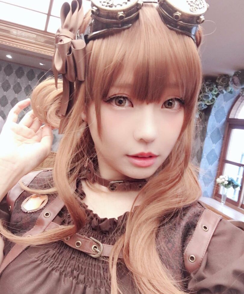 Eeelyeee nackt #108272916