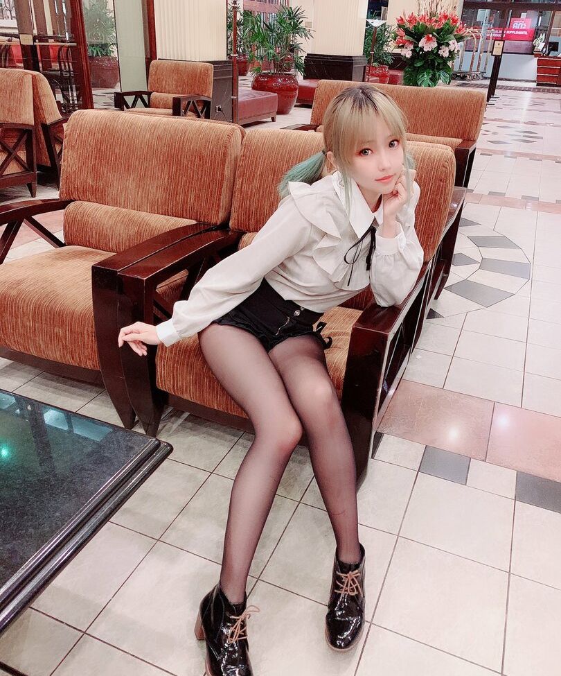 Eeelyeee nackt #108272917