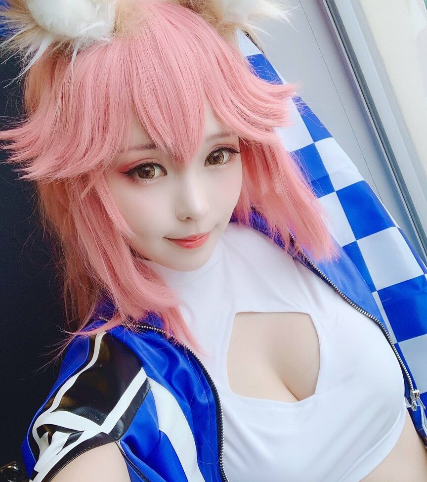 Eeelyeee nackt #108272918