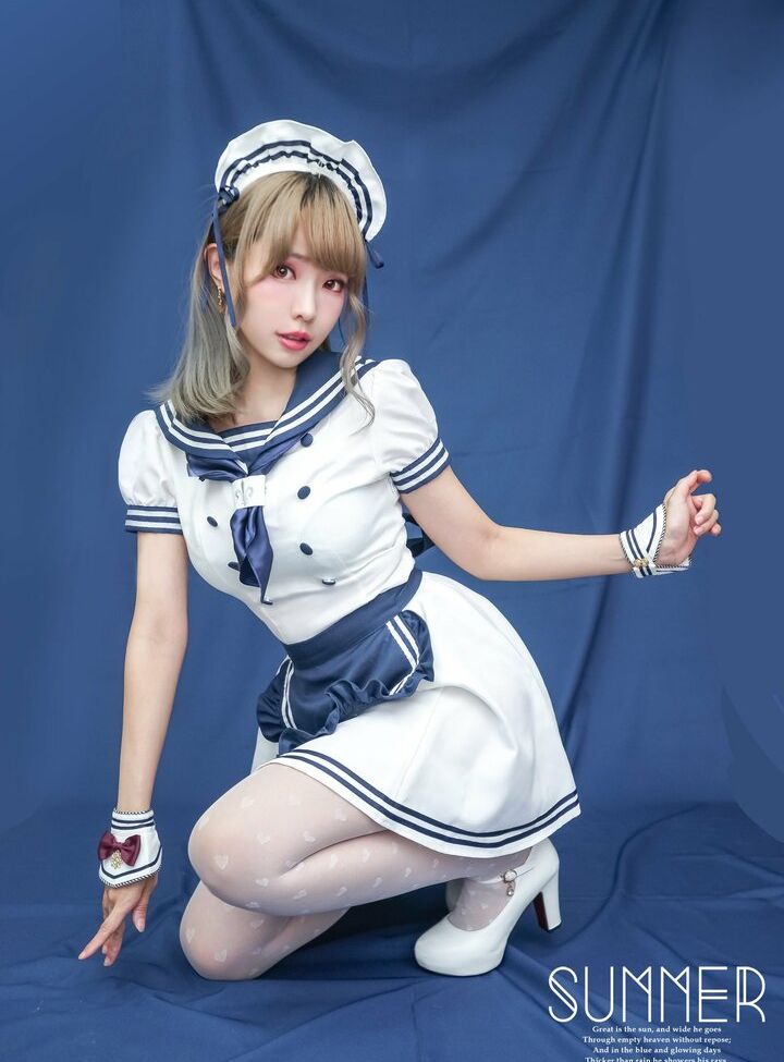 Eeelyeee nackt #108272923